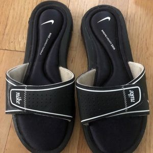 nike comfort slides size 8